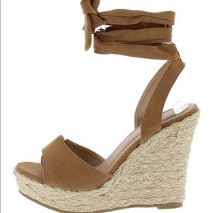 Wedge sandal / fits small .